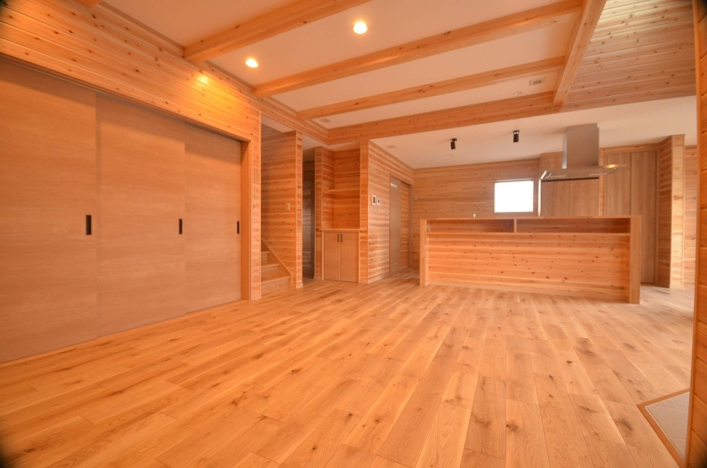 丸伊建築有限会社のスライドイメージ3枚目